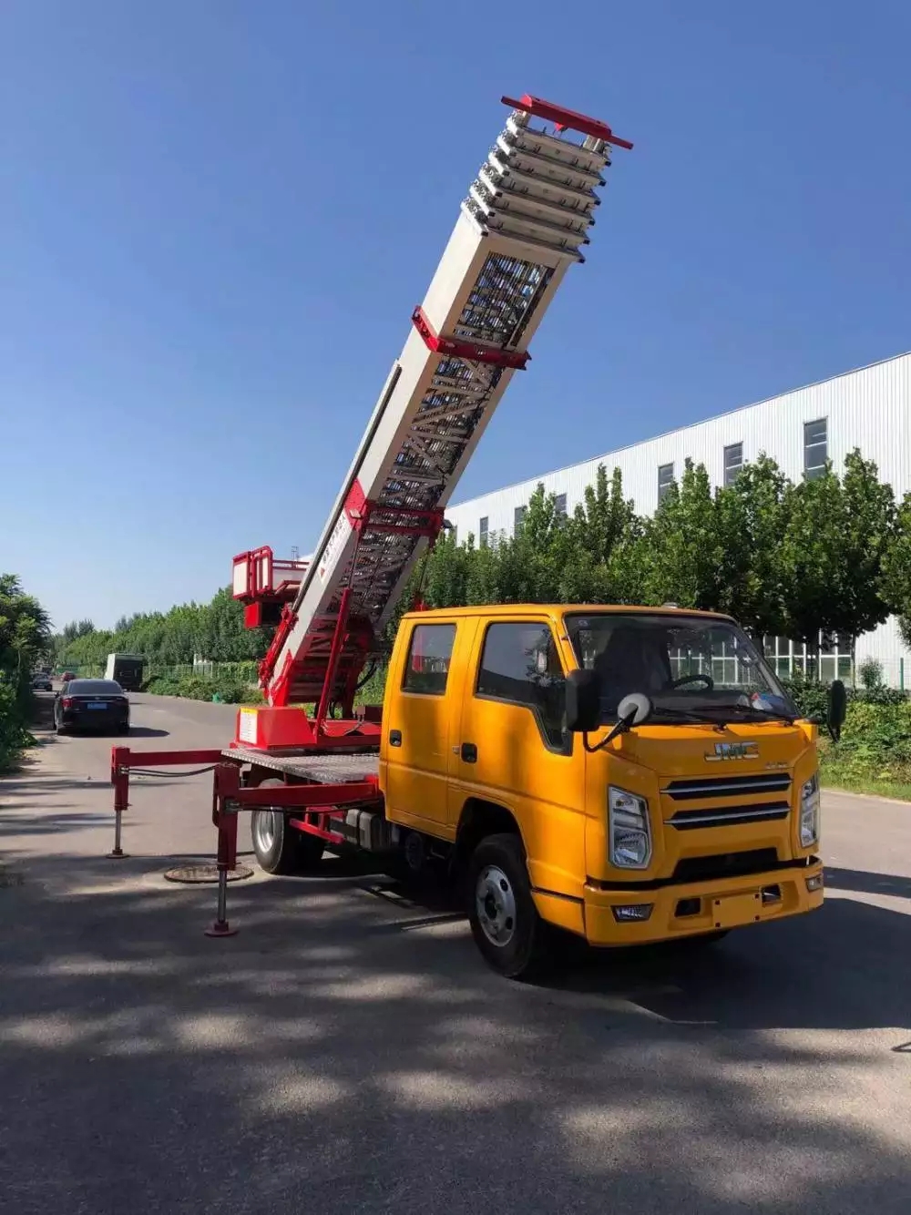 砀山县附近的云梯车出租服务：轻松解决高空作业需求